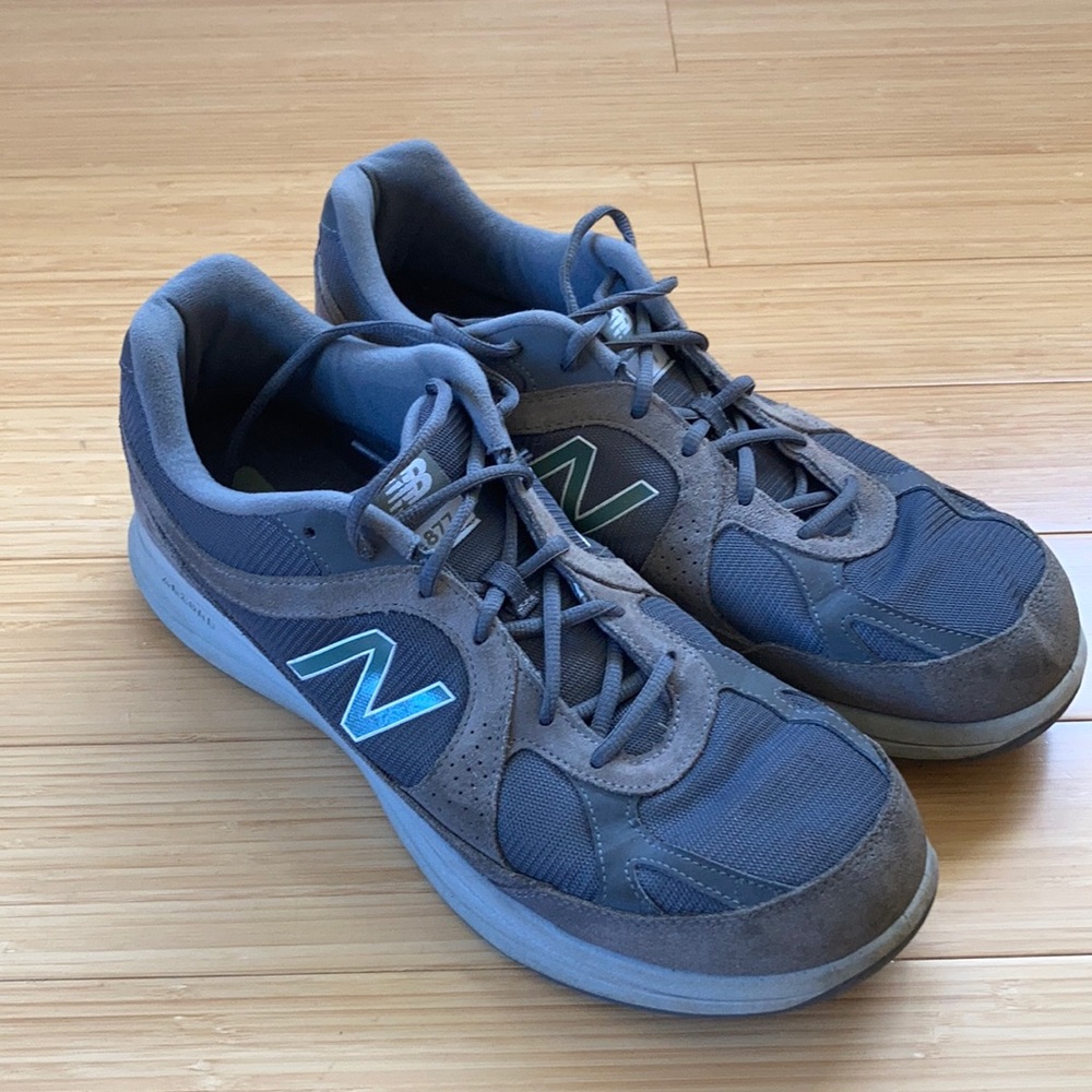 Men’s New Balance Walking Shoes